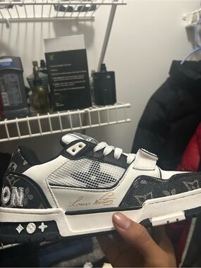 Vuitton White & Black men Sneaker
